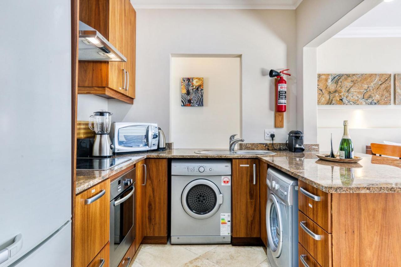 Backup-Powered Camps Bay Garden Apartment Cape Town Ngoại thất bức ảnh