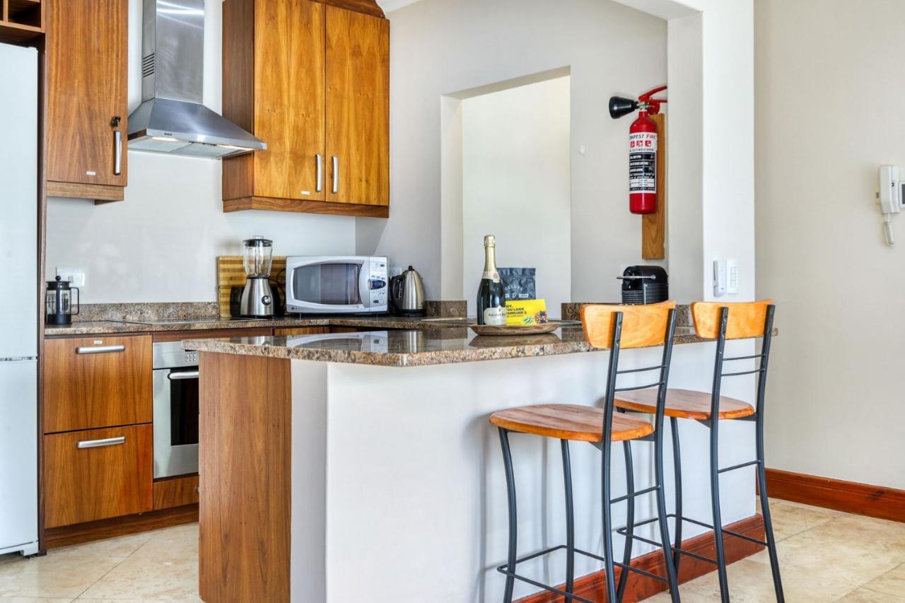 Backup-Powered Camps Bay Garden Apartment Cape Town Ngoại thất bức ảnh